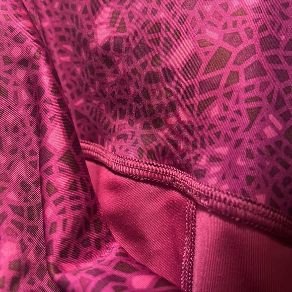 Magenta/Pink Lululemon leggings - Picture 6 of 7